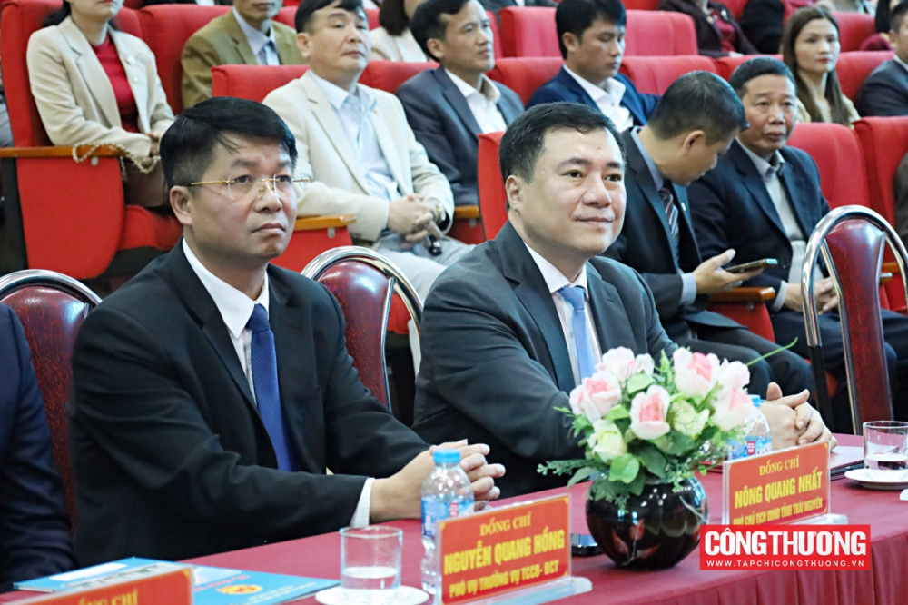 Media\2_TH1029\FolderFunc\202603\Images/le-cong-bo-quyet-dinh-sap-nhap-va-doi-ten-thanh-truong-cao-dang-ky-thuat-cong-nghe-viet-duc-694dfcd7b1c67-20260318084746-e.jpg